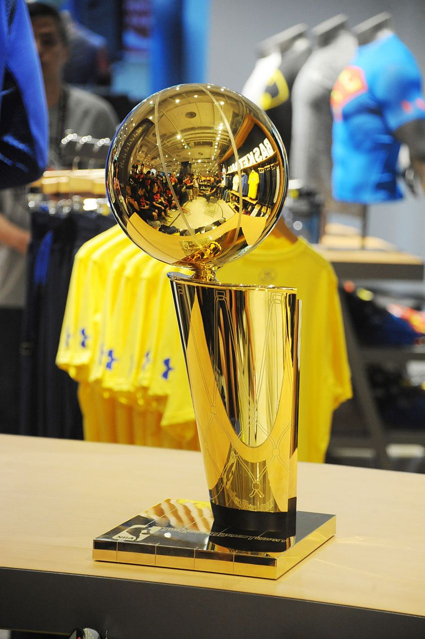 NBA拉里·奥布莱恩冠军奖杯的简单介绍